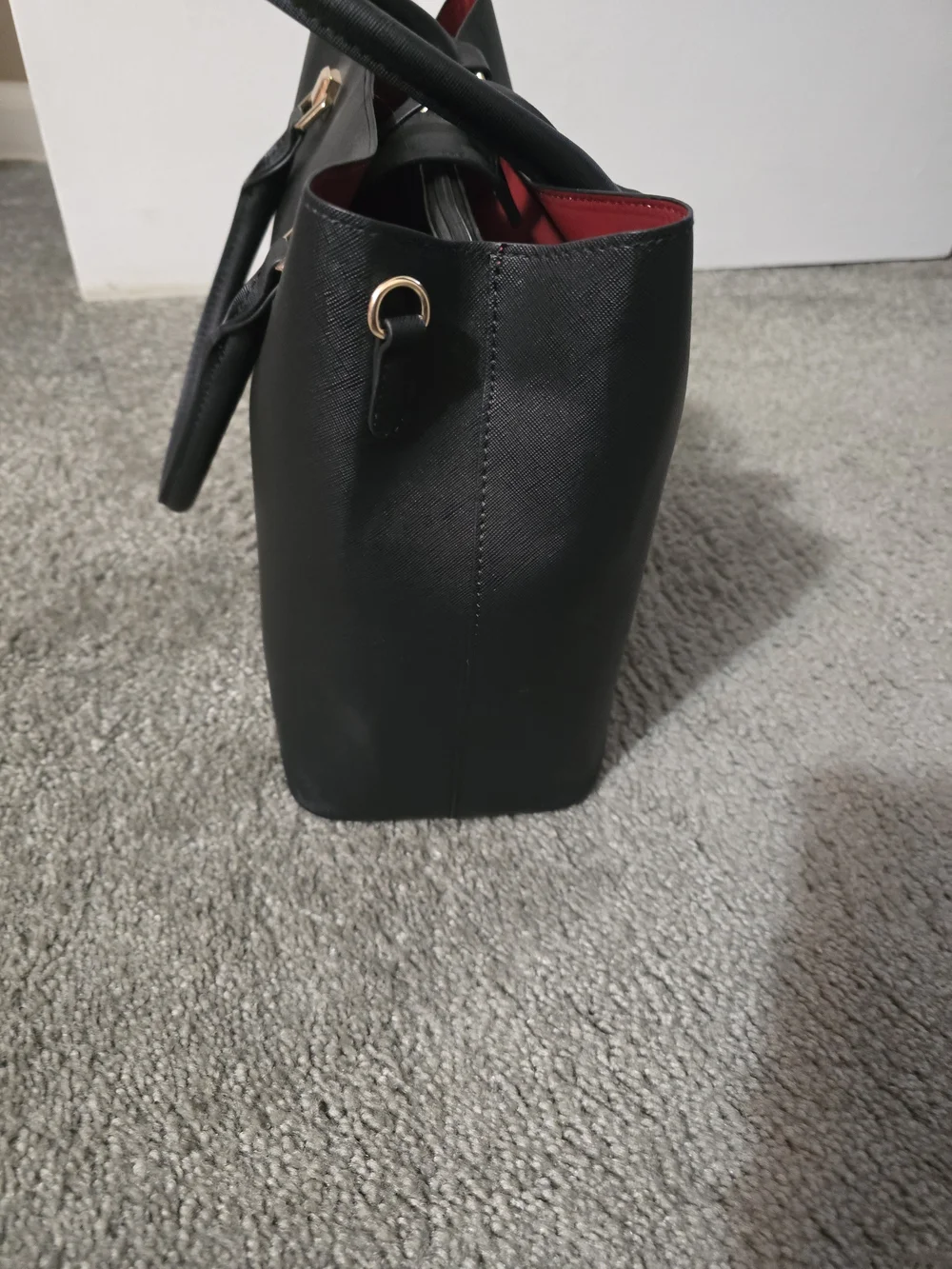 Aldo Aquafynaax Classic Black Tote Shoulder Purse with Red Interior - Picture 5 of 9